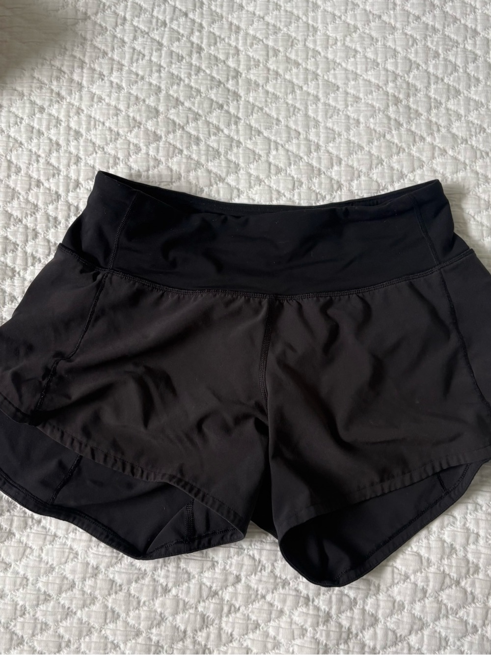 Lululemon black women’s Speed Up shorts